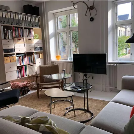 Private 3-story House - In Iconic Carlsberg Byen Apartment